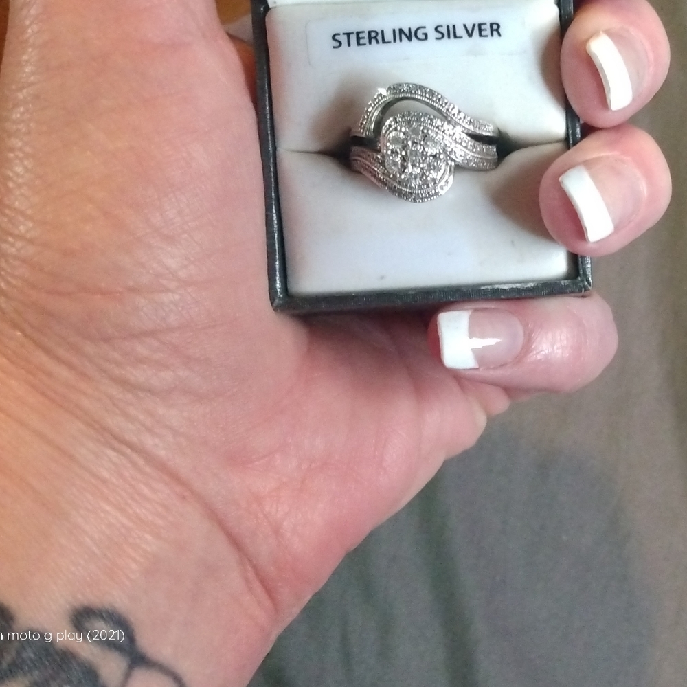 Diamond engagement ring and wedding band
